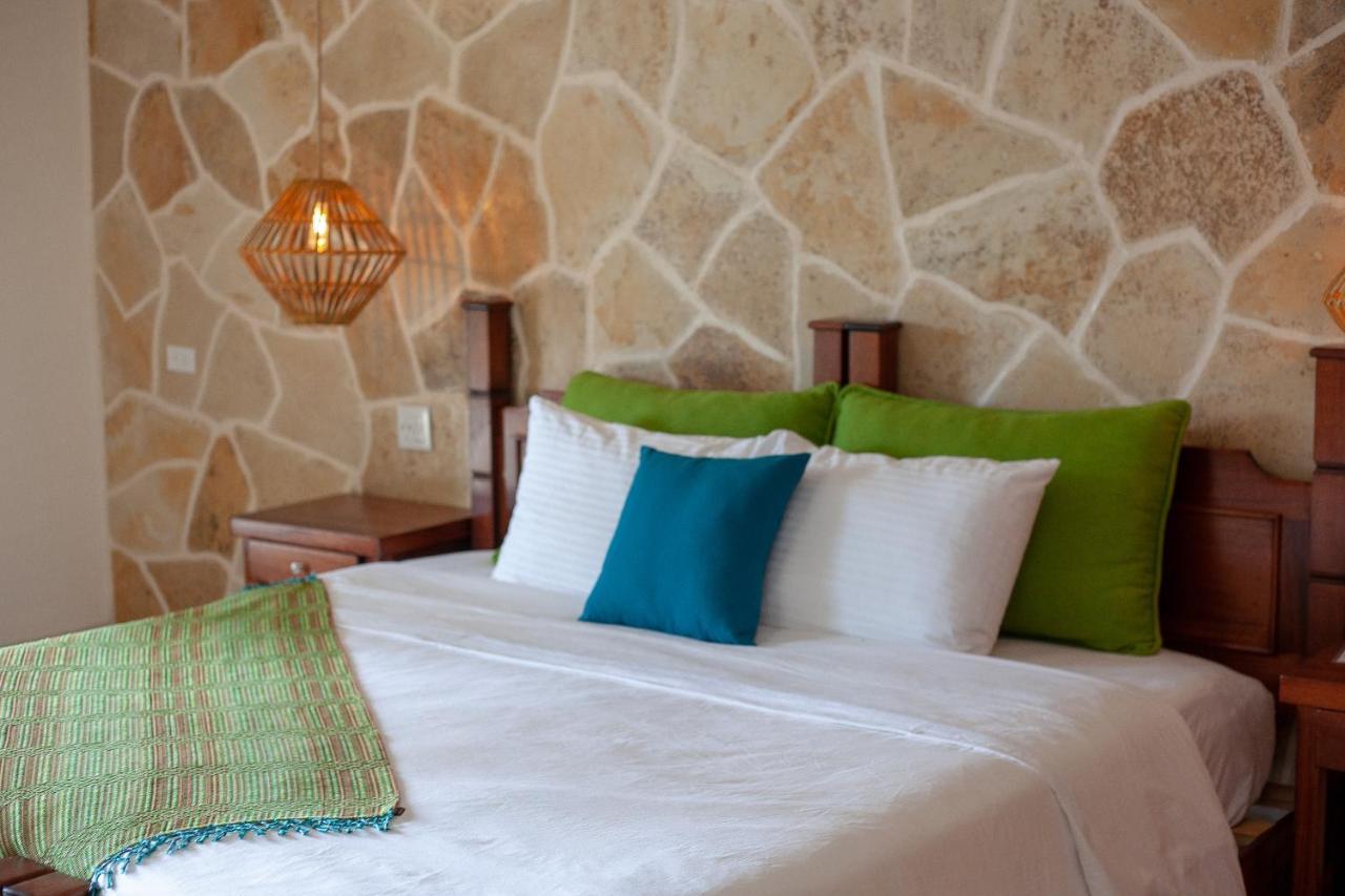 Sleeping Giant Rainforest Lodge เบลโมแพน ภายนอก รูปภาพ
